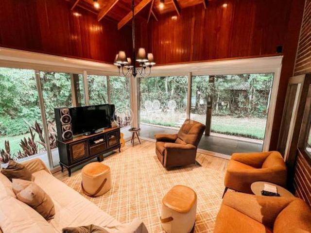 Fazenda / Sítio / Chácara, 2 dormitórios, 169 m², em Zona Rural