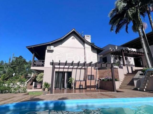 Fazenda / Sítio / Chácara, 4 dormitórios, 119 m², em Ruaral