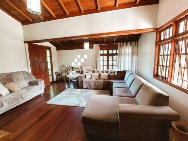 Fazenda / Sítio / Chácara, 4 dormitórios, 156 m², em Centro