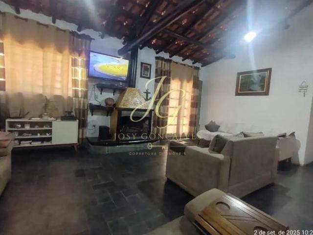 Fazenda / Sítio para venda em Centro de 180.00m² com 4 Quartos
