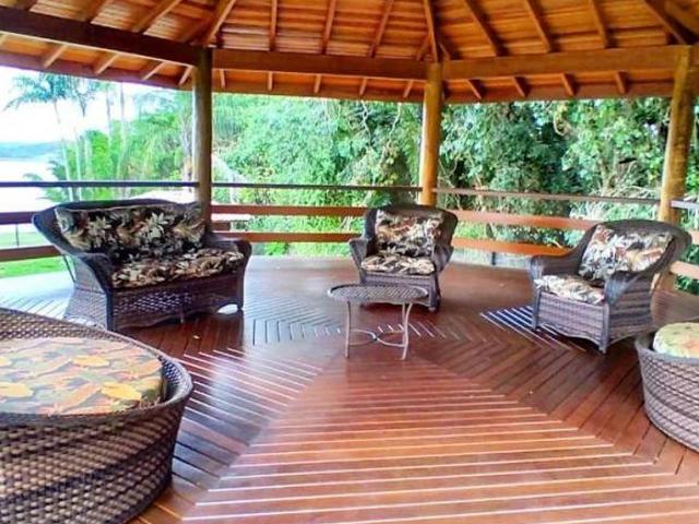 Fazenda / Sítio para venda em Centro de 1200.00m² com 3 Quartos, 3 Suites e 10 Garagens
