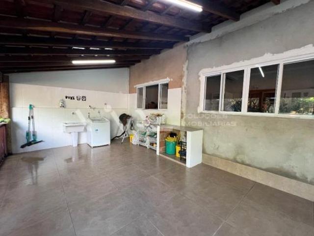 Fazenda / Sítio para venda em Chácara Flora Araraquara de 230.00m² com 2 Quartos e 1 Suite