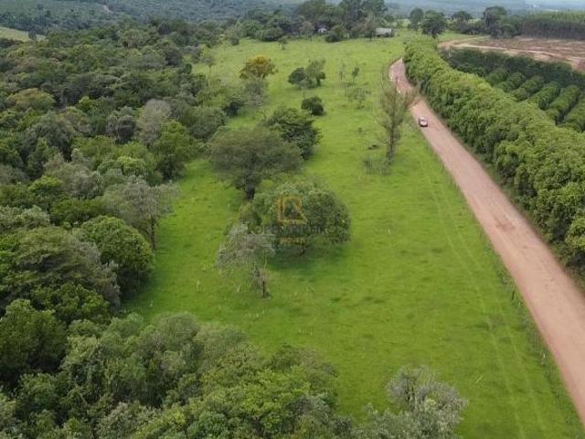 Fazenda / Sítio para venda em Área Rural De Botucatu de 120.00m² com 2 Quartos