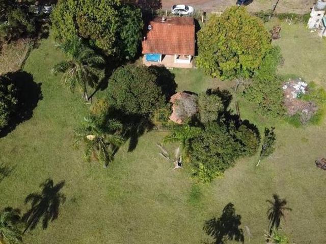 Fazenda / Sítio para venda em Área Rural De Botucatu de 136.00m² com 3 Quartos e 3 Garagens