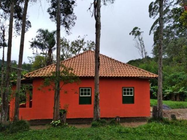 Fazenda / Sítio para venda em Tapiraí de 269000.00m² com 4 Quartos e 10 Garagens