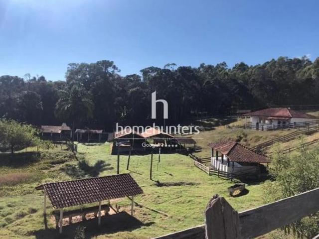 Fazenda / Sítio para venda em Zona Rural de 1100.00m² com 3 Quartos, 1 Suite e 21 Garagens