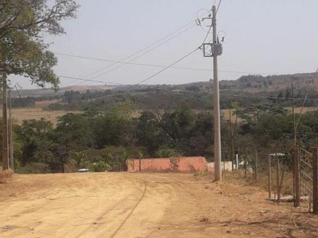 Fazenda / Sítios / Chácaras à venda em Martinho Campos, no bairro Fazenda Monjolos