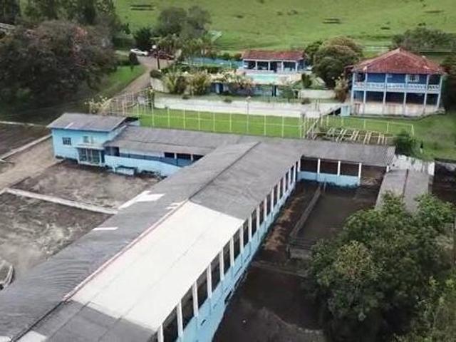 Fazenda / Sítios / Chácaras à venda em Lambari, no bairro Zona Rural