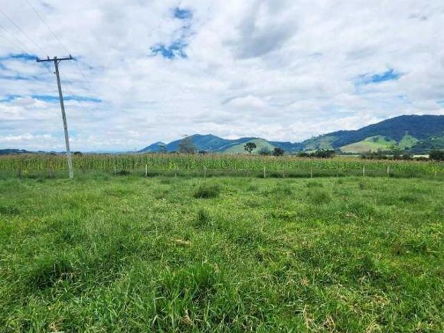 Fazenda / Sítios / Chácaras com 3 quartos à venda em Careaçu, no bairro Zona Rural