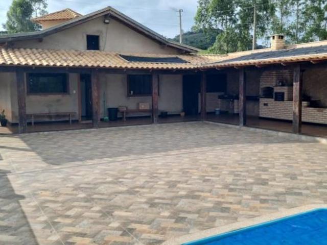 Fazenda / Sítios / Chácaras com 3 quartos à venda em Entre Rios De Minas, no bairro Centro