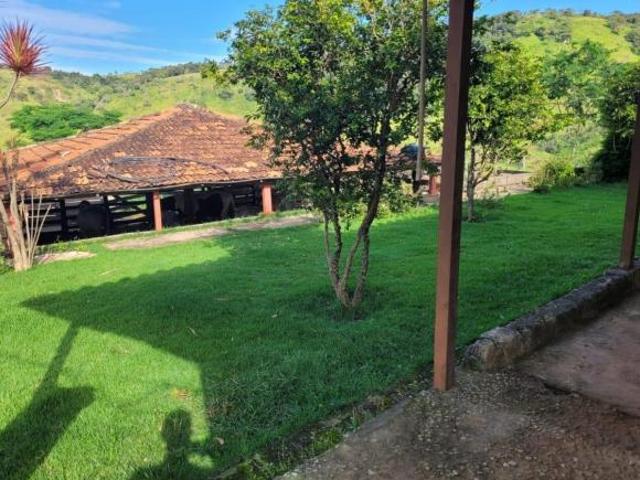 Fazenda / Sítios / Chácaras com 3 quartos à venda em Itaguara, no bairro Zona Rural