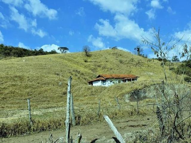 Fazenda / Sítios / Chácaras com 3 quartos à venda em São Gonçalo Do Sapucaí, no bairro Zona Rural