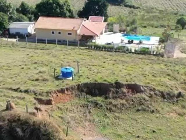Fazenda / Sítios / Chácaras com 2 quartos à venda em Careaçu, no bairro Zona Rural