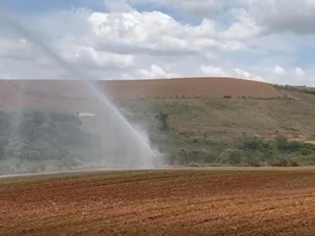 Fazenda / Sítios / Chácaras com 2 quartos à venda em São João Da Mata, no bairro Zona Rural