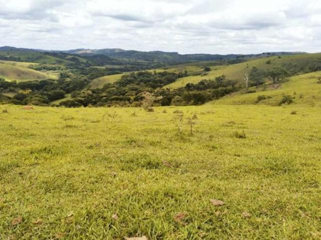 Fazenda / Sítios / Chácaras com 2 quartos à venda em Serranos, no bairro Zona Rural