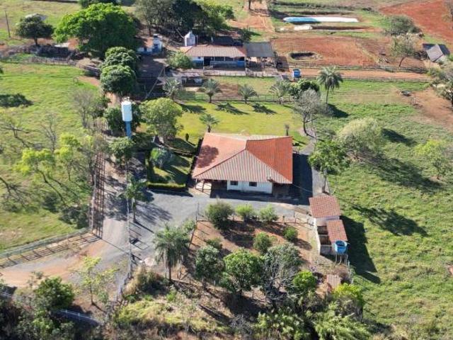 Fazenda / Sítios / Chácaras com 4 quartos à venda em Abaeté, no bairro Zona Rural