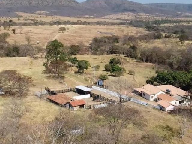 Fazenda / Sítios / Chácaras com 5 quartos à venda em Felixlândia, no bairro 01