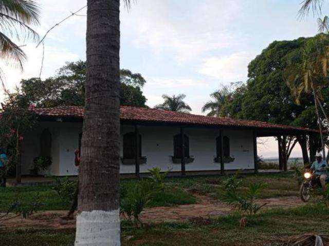 Fazenda / Sítios / Chácaras com 6 quartos à venda em Abaeté, no bairro Zona Rural