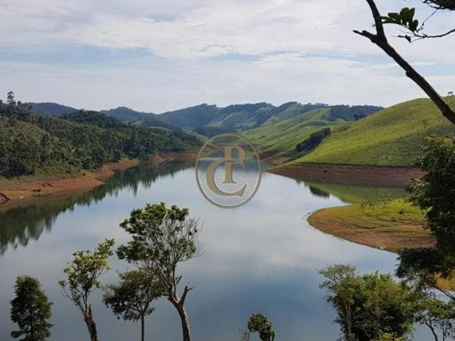 Fazenda as margens da represa Natividade/SP