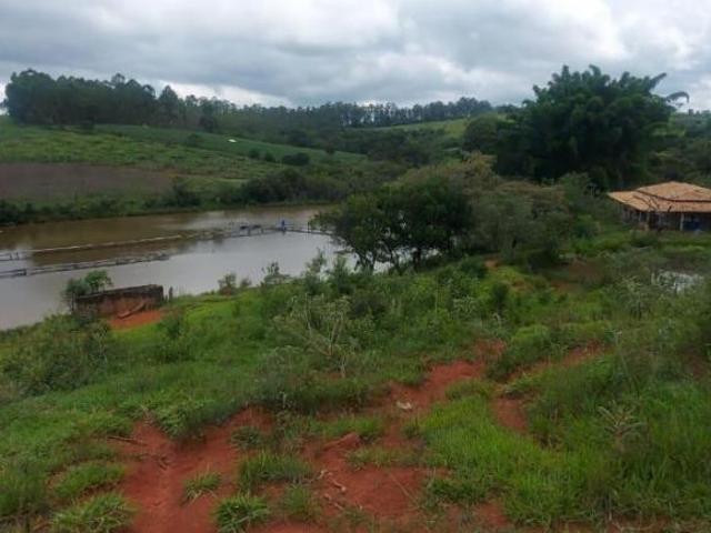 FAZENDINHA DE 46 HECTARES À VENDA EM PASSA TEMPO MG