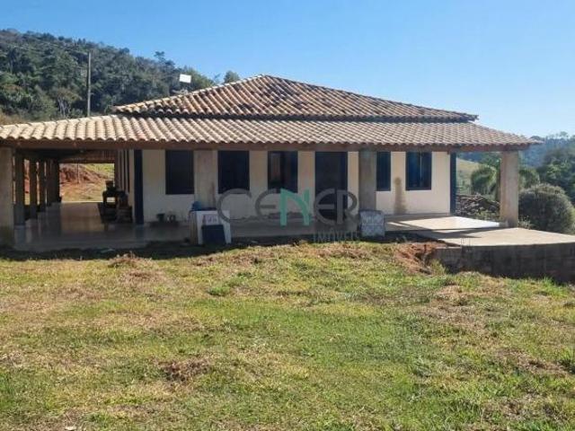 Fazendinha especial de 18,8 ha com fábrica de cachaça em Santana dos Montes MG