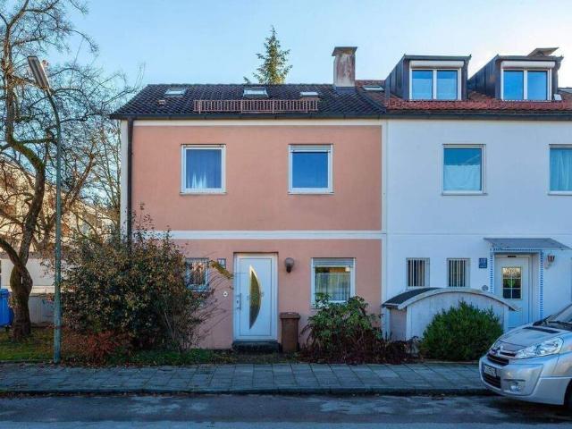 FBC Familienleben neu definiert: Ihr Reiheneckhaus in Stadt & Natur