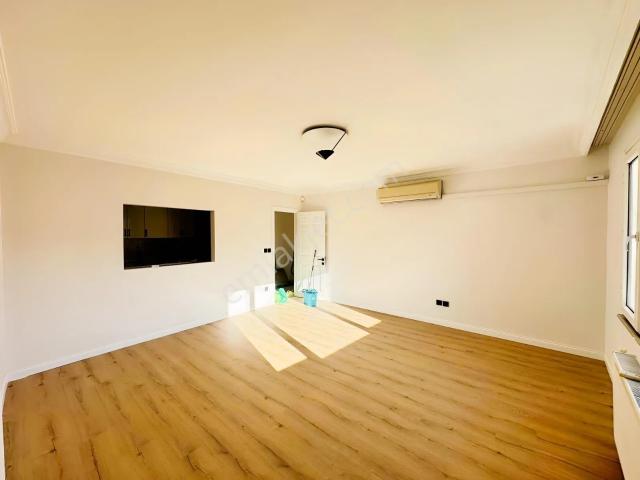 Fdn'den Ortaköyde Kiralık 2+1 Yenilenmiş Asansörlü