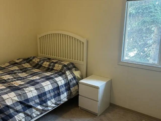 Female roommate wanted close to Mount Royal University