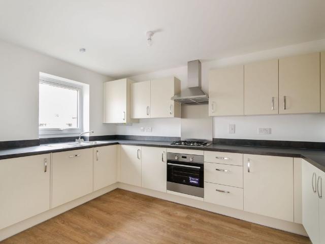Fenton Road, Harrow HA2, 5 bed property to rent, £3,000 pcm | PrimeLocation