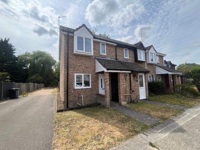 Fen Court, Lowestoft NR33, 2 bed terraced house to rent, £900 pcm | PrimeLocation
