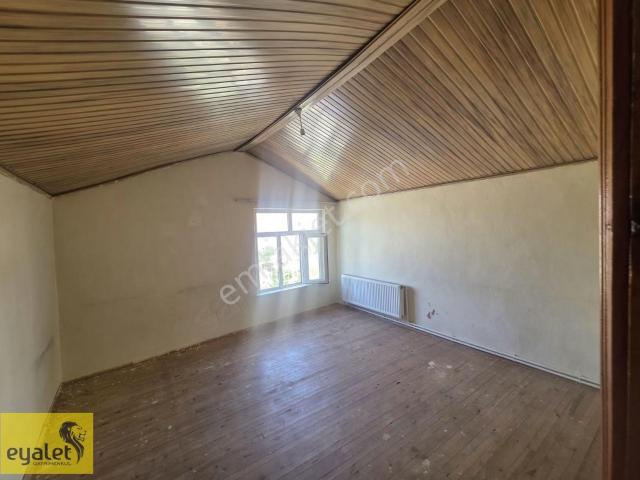 Fen Lisesi Yakınında Kiralık Çatı Katı