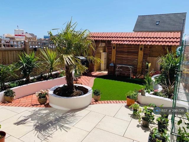 Fen Street, Milton Keynes, MK10 1 bed in a house share to rent £700 pcm £162 pw