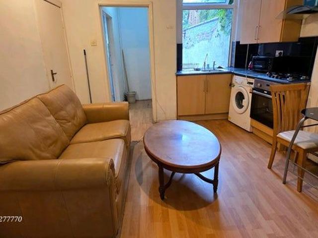 Fenella St, Victoria Park M13, 1 bed flat to rent, £850 pcm | PrimeLocation