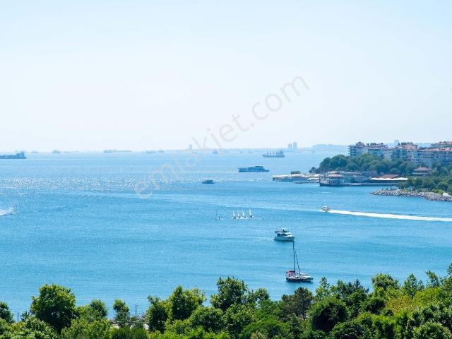 Fener Kalamış Caddesi Üzerinde Deniz Manzaralı Satılık 4+1 Daire
