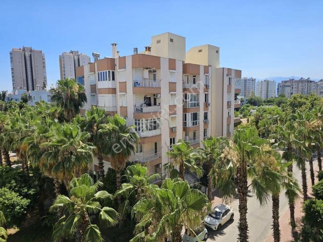 Fener Mah.astur Sitesinde Kiralık 3+1 Daire