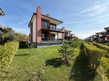 Fener Mah. Havuzlu Sitede Bahçeli Kiralık 3+1 Dubleks Villa