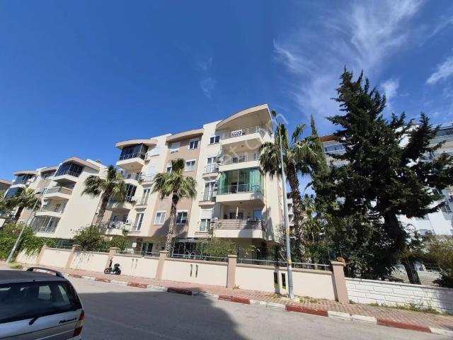 Fener Mahallesi Site İçerisinde Havuzlu 2+1 Daire