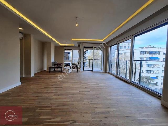 Fenerbahçe'de Sahile Yakın Yeni Bina Balkonlu E.banyolu130m² 3+1