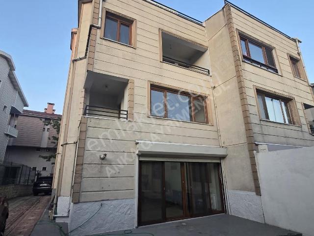 Fenertepe Villaları'nda Asansörlü, 5 Banyo, 4+2 Satılık Villa