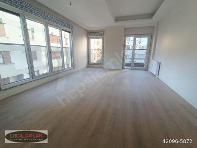 FENERYOLUN DA BAĞDATA ÇOK YAKIN 3+1 135M2 BALKONLU SIFIR SATILIK DAİRE