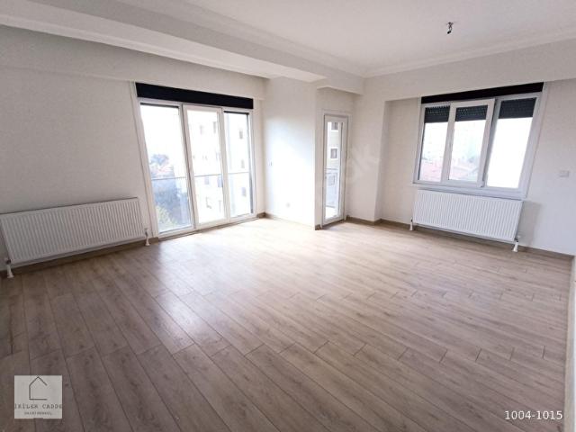 FENERYOLU'nda 92 m Net 3+1 Balkonlu Daire Özgürlük Parkı'na Yakın