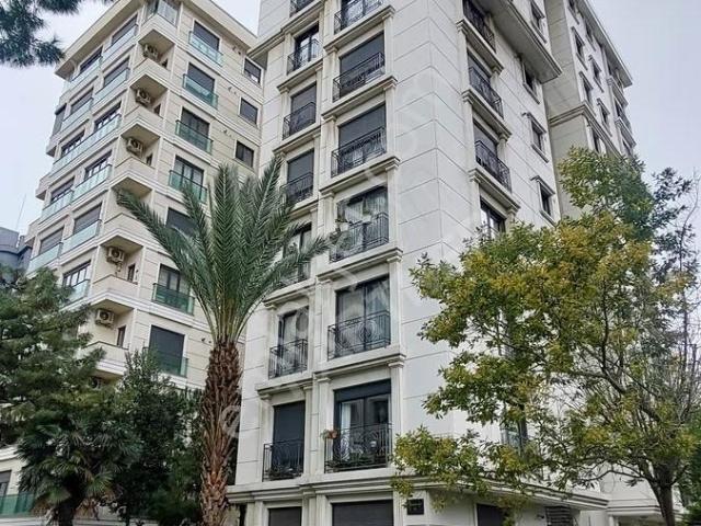 Feneryolunda Otoparklı Binada, Ankastre Beyaz Eşyalı, Modern 2+1