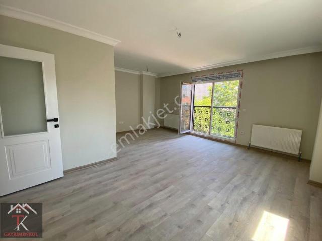 Feneryolu'nda Yeni Projede 2+1 Lüks Daire, 79m² Net