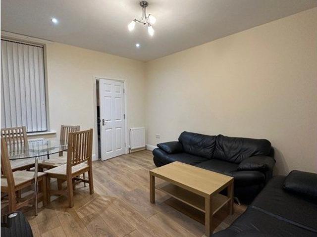 Fenham, Newcastle Upon Tyne NE4, 2 bed flat to rent, £875 pcm | PrimeLocation