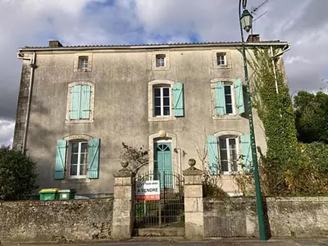 Fenioux 79160 Achat / Vente maison 8 pièces t8