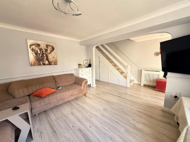 Fennells, HARLOW 3 bed end of terrace house to rent £1,800 pcm £415 pw