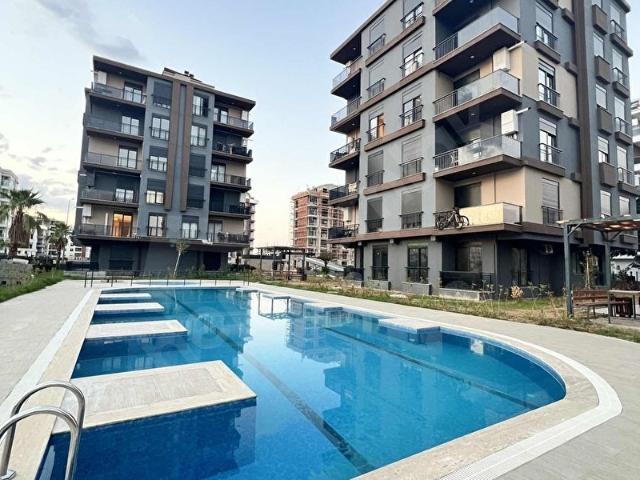 FENOMEN'DEN GÖKSU MAH HAVUZLU K.OTOPARKLI KATTA 1+1 DAİRE