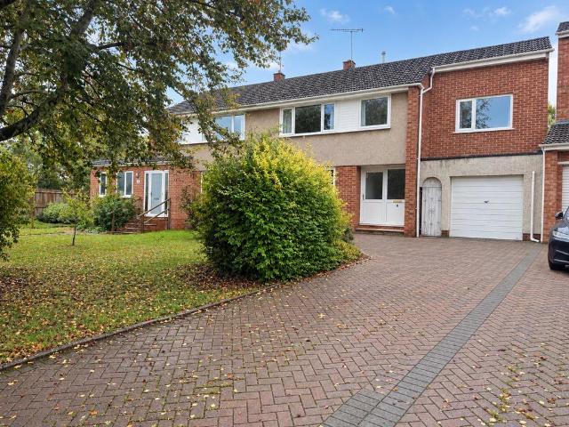 Fenshurst Gardens, Long Ashton, North. 4 bed house to rent £1,950 pcm £450 pw