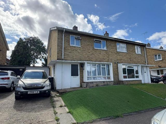 Featherdell, Hatfield 4 bed semi detached house to rent £2,000 pcm £462 pw