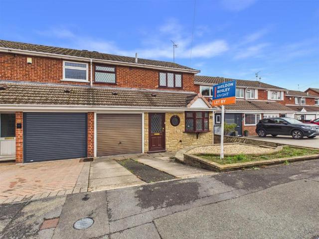 Featherstone Close, Nuneaton 3 bed detached house to rent £1,200 pcm £277 pw